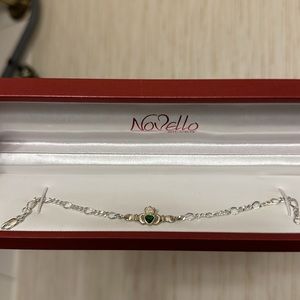 Novello Sterling Silver Agate Claddagh Bracelet